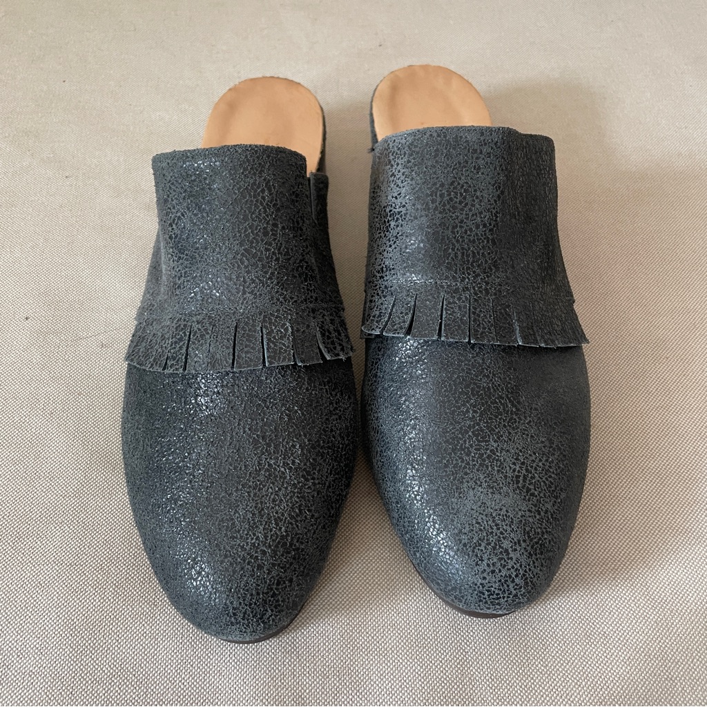 Keller Fringe Slides Size 8 1/2” Greyish Black Leather Mules